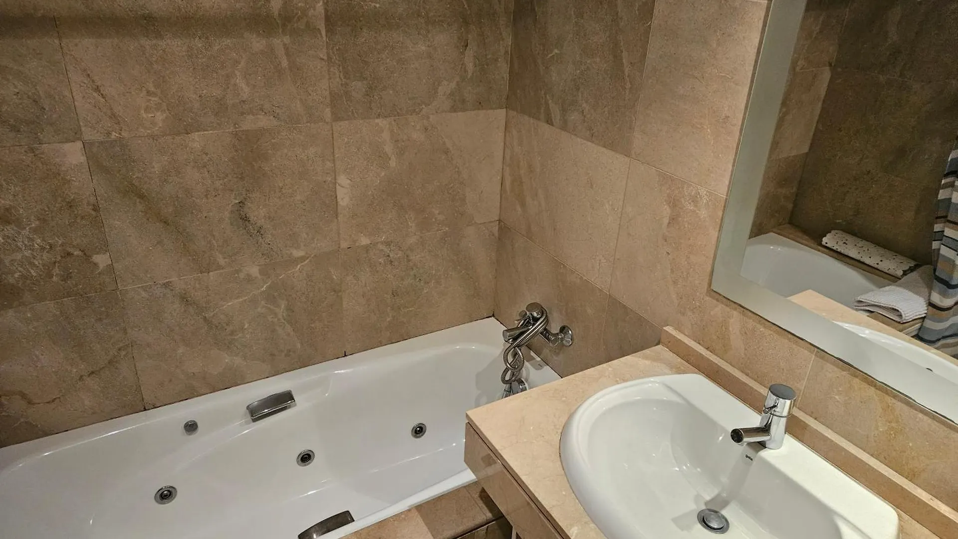 Ground Floor 2 Bed Apartment La Duquesa With 5 Pools And Large Terrace Manilva 0*,