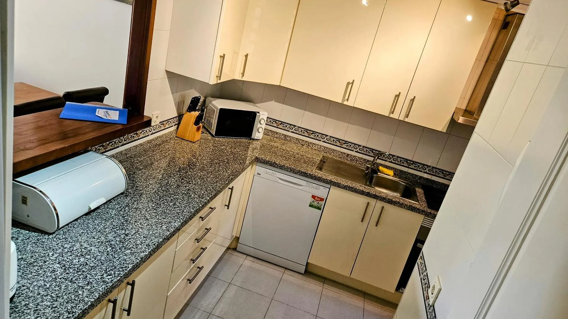 Ground Floor 2 Bed Apartment La Duquesa With 5 Pools And Large Terrace Manilva 0*,  Espanha
